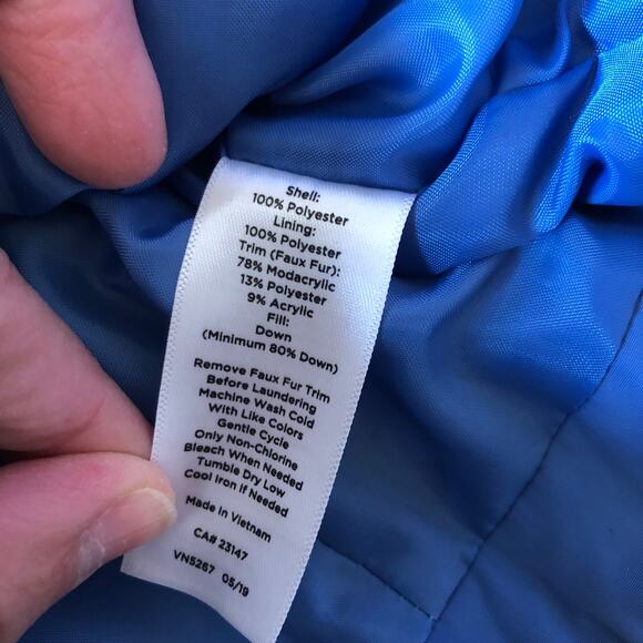 Talbots NWOT Women's Sleeveless Faux Fur Puffer Vest Bright Blue Size S - Picture 6 of 7